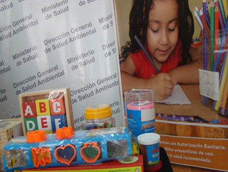 Niños pueden sufrir daños a la salud por el uso de útiles escolares tóxicos  - Noticias - Ministerio de Salud - Plataforma del Estado Peruano